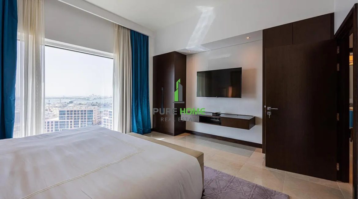 Spacious 3BR Apt | Sea View | Luxurious Living