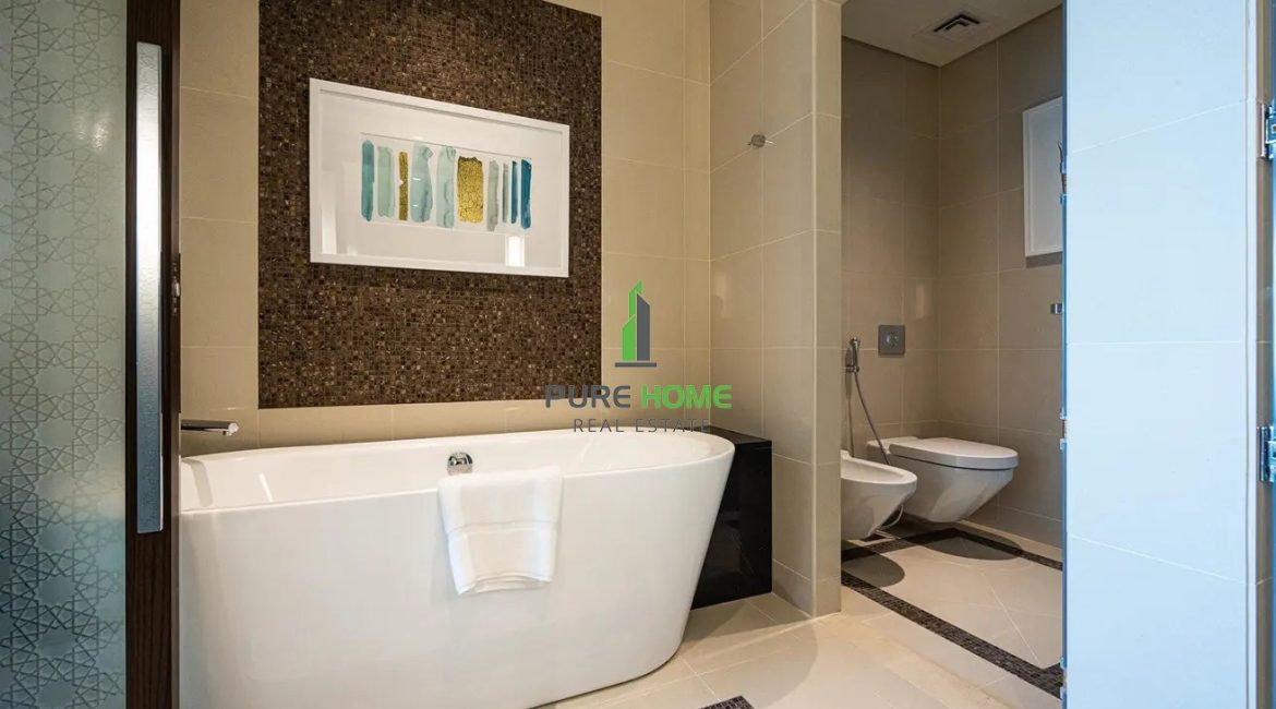 Spacious 3BR Apt | Sea View | Luxurious Living
