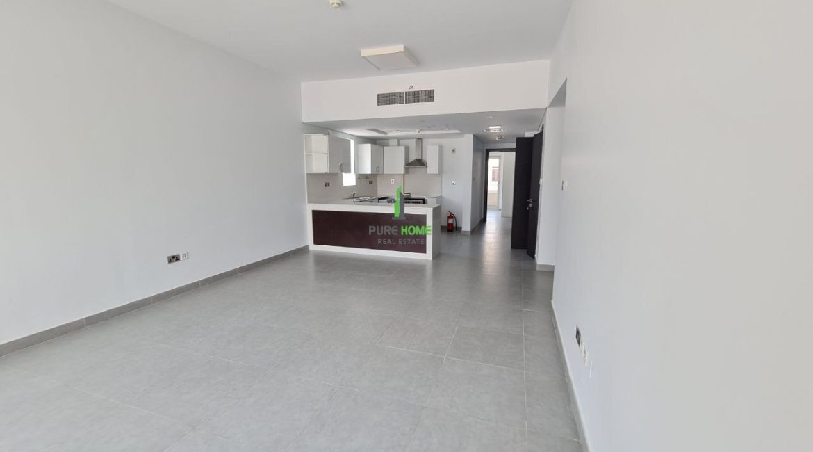 Spacious 2BR Apt | Great Amenities | Premium Location