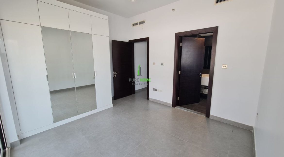 Spacious 2BR Apt | Great Amenities | Premium Location