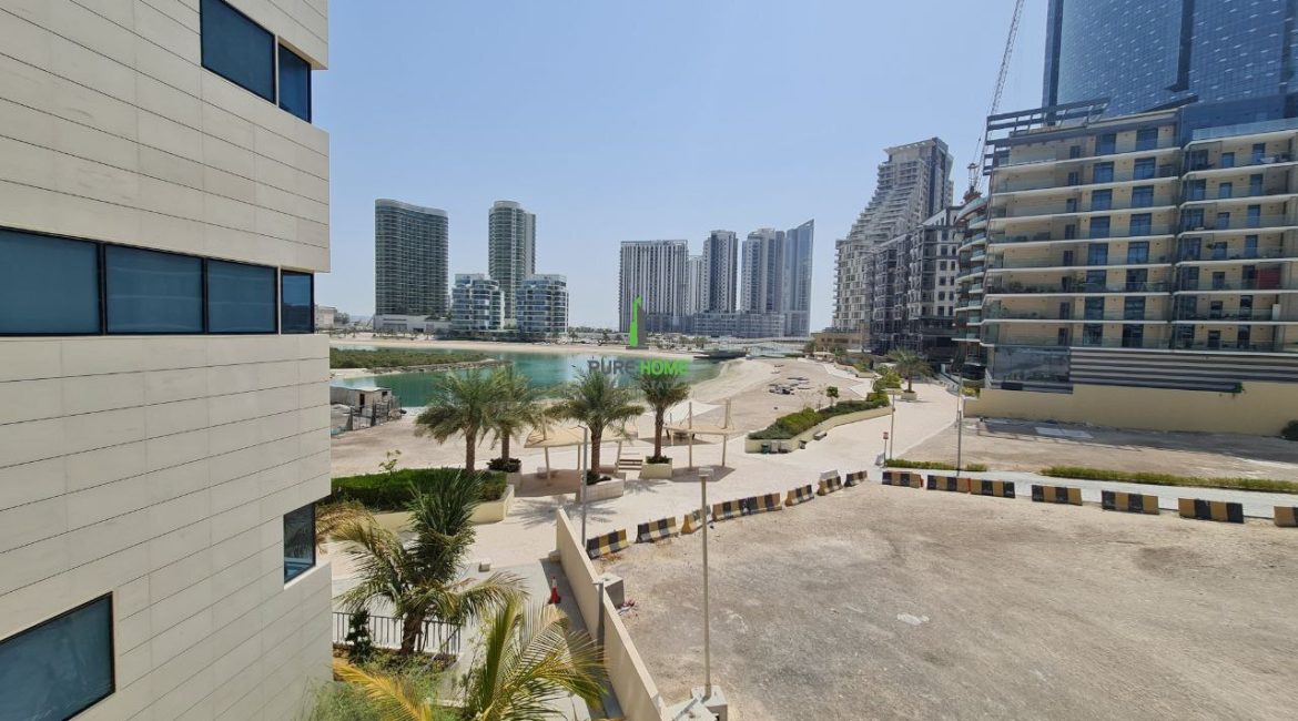 Spacious 2BR Apt | Great Amenities | Premium Location